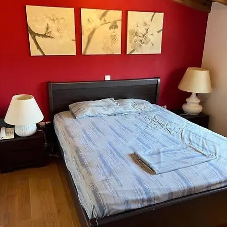 Cozy Second Floor Apt In With Sea View *